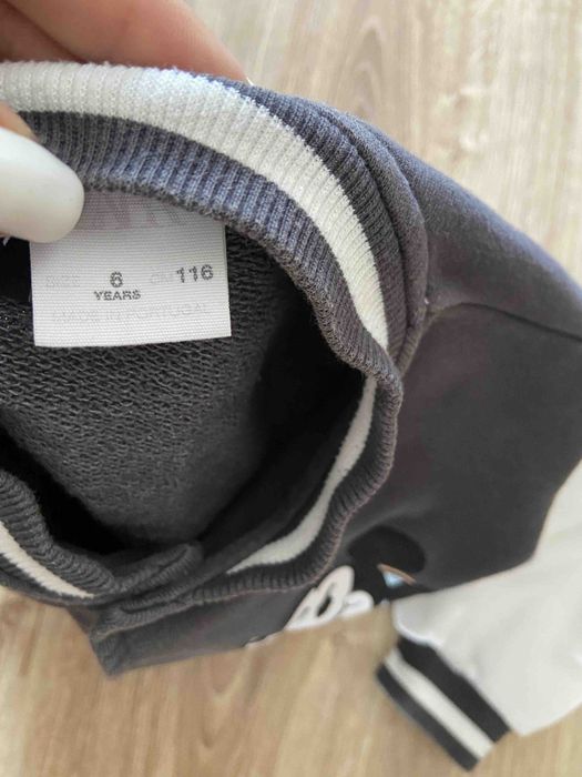 Бомбер Zara 116р