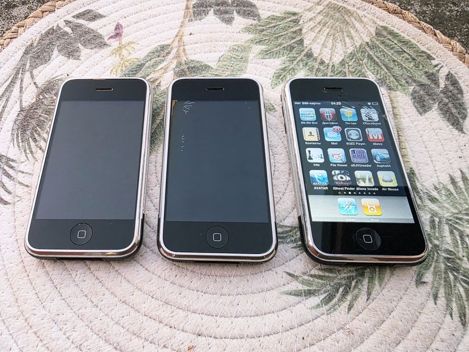 IPhone 1 generation 2g. 4gb, 8gb, 16 gb