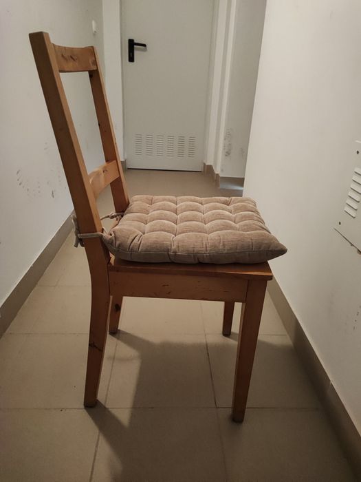 Quatro cadeiras excelente estado