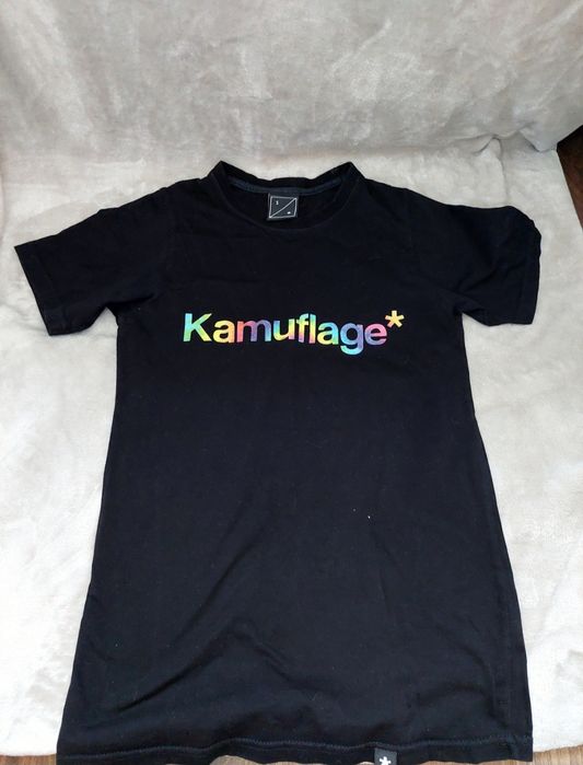 Kamuflage koszulka czarna z kolorowym logo S