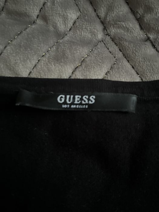 Sweter firmy Guess. Rozmiar L