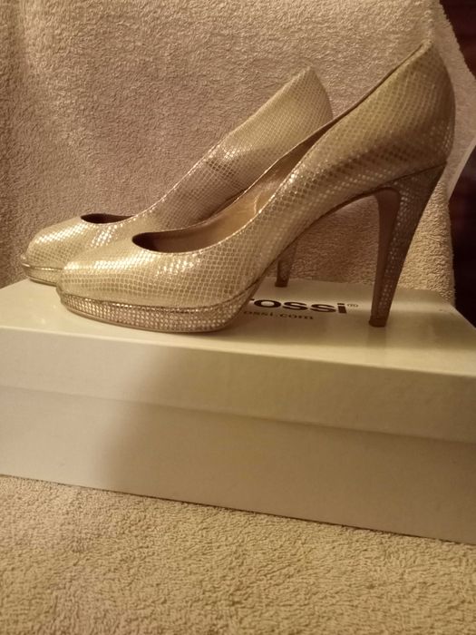 Czółenka skórzane złoto Gino Rossi