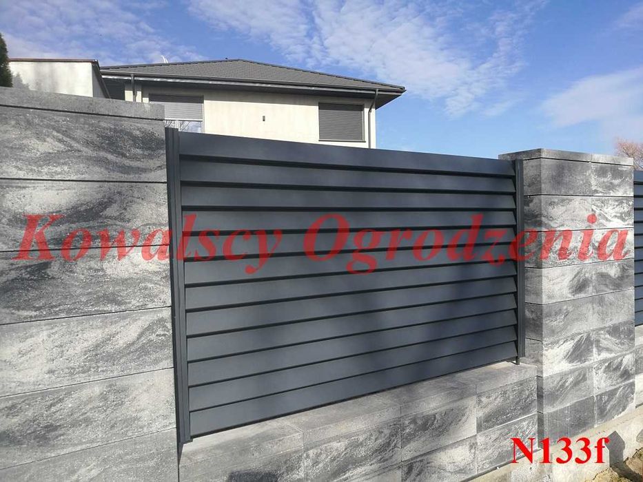 Ogrodzenie frontowe, palisadowe Bramy Ogrodzenia Metalowe  MONTAŻ
