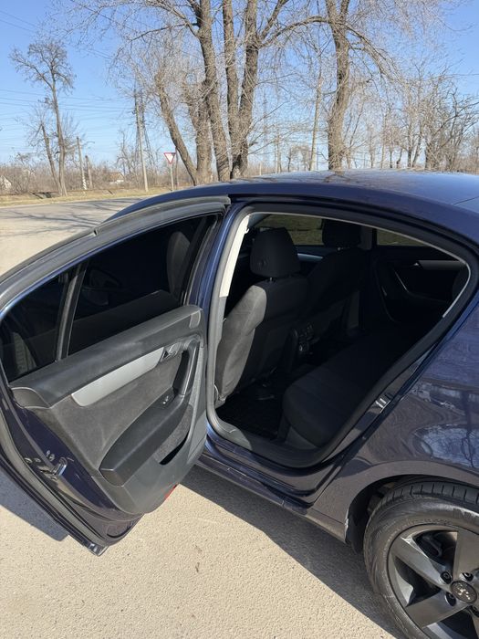 Volkswagen Passat Офіційний