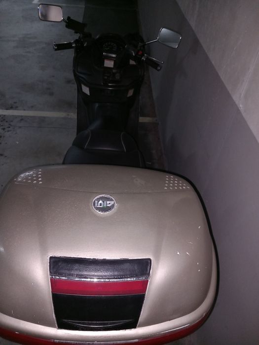 Suzuki burgman 400 de 2003 em bom estado