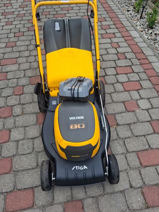Kosiarka  akumulatorowa  Stiga  80V