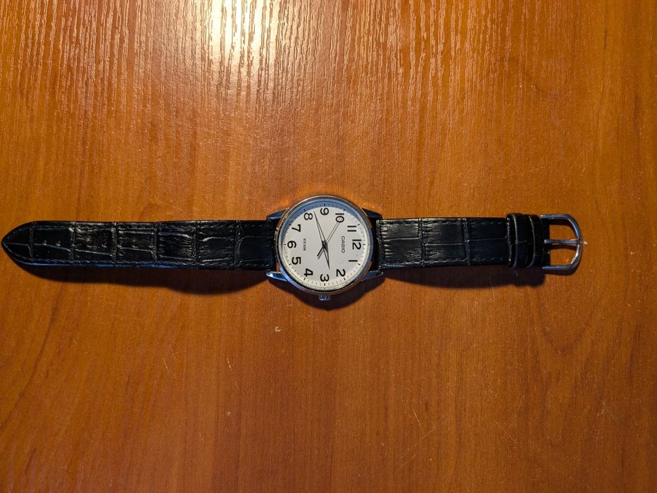 Продам годинник casio MTP-1303PL