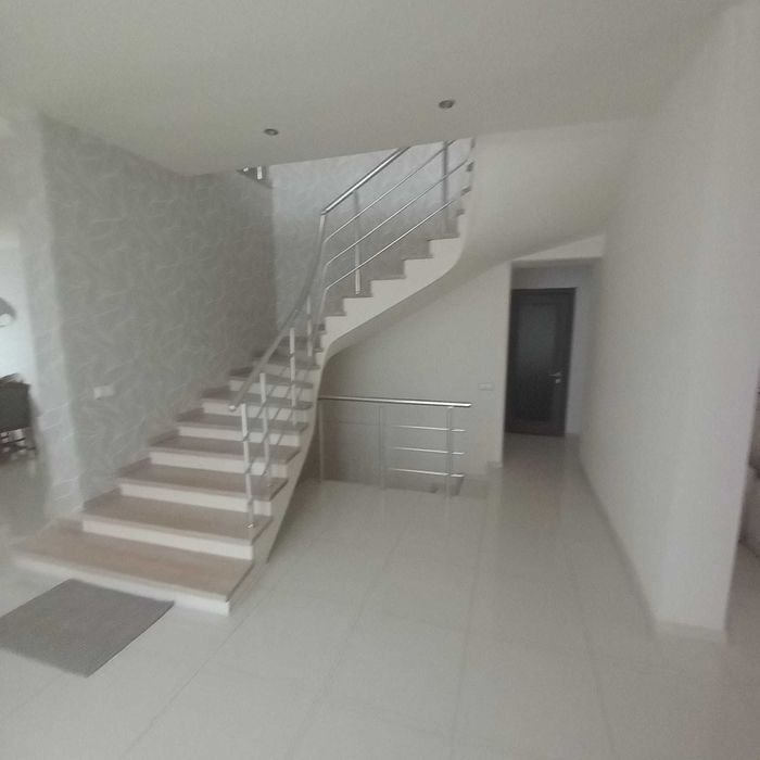 Оренда
Дуплекс 
Чернівці 
район в.Канівська