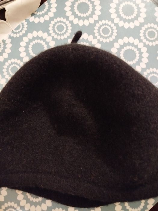 Wełniany czarny beret Primark