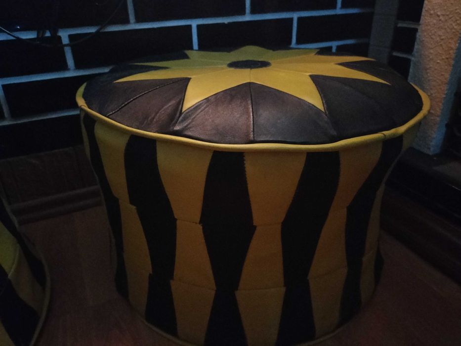 Pufy 2 sztuki  stan idealne