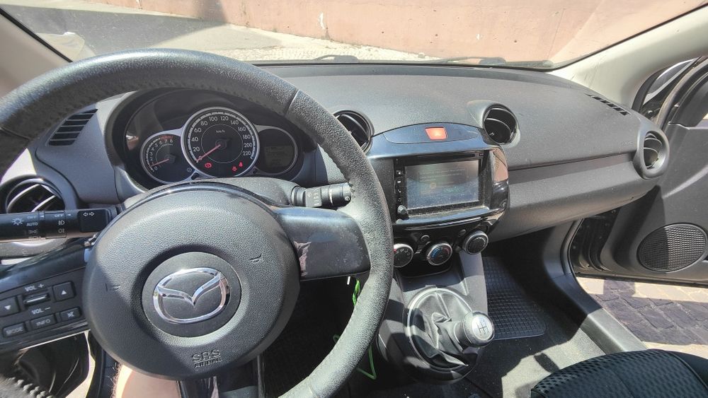 Mazda 2 — fotografia 9