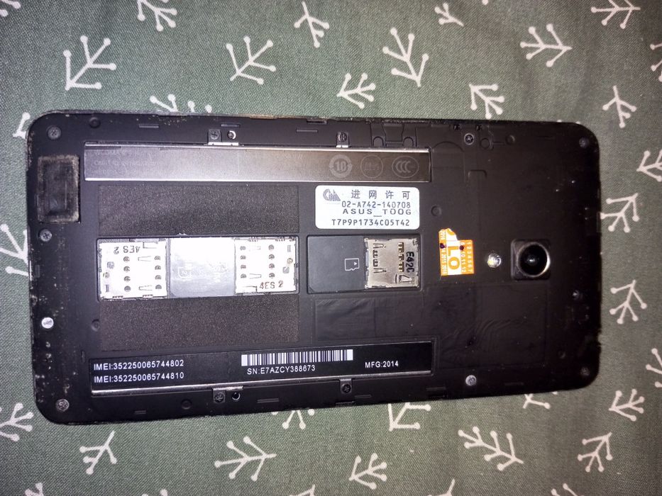 Продам на запчастини Asus.