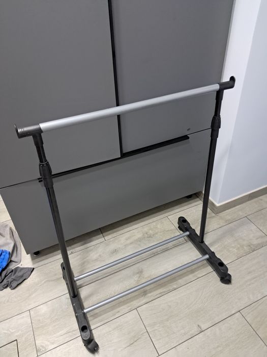 Стійка під одяг як нова