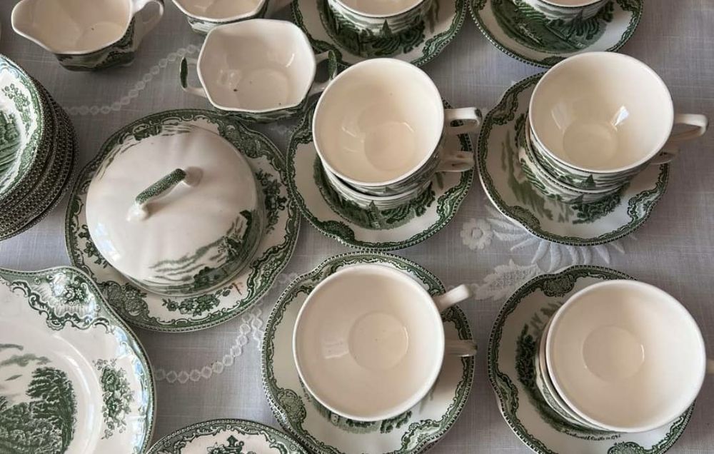 Англійський сервіз Johnson Bros England Old Britain Castles. Зелений