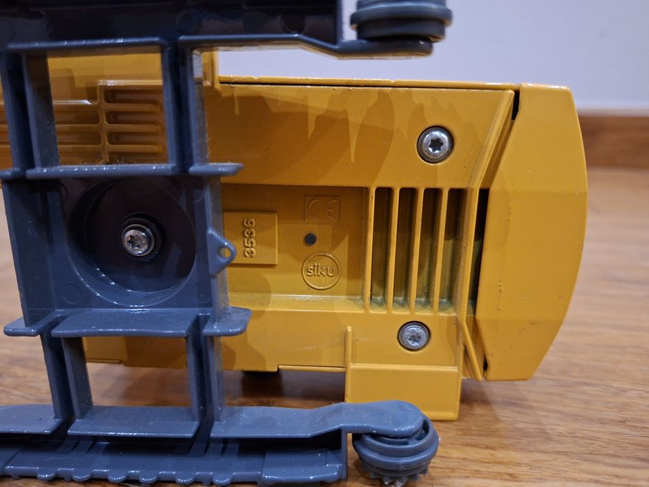 Model Siku 3536 Liebherr koparka linowa