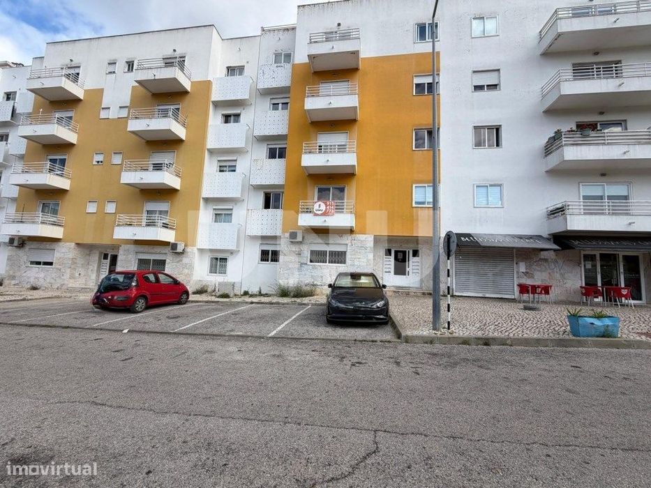 Apartamento T3 com Suíte, Varanda, Garagem e Arrecadação | Cruz de ...