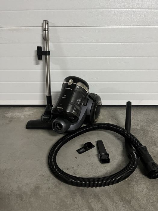 Aspirador Grundig VCC 7670 A