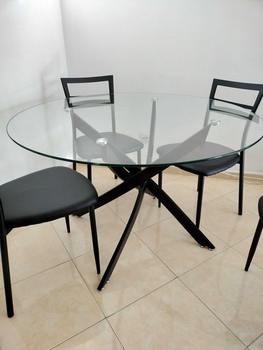 Mesa redonda perfeita para a sua casa e familia!