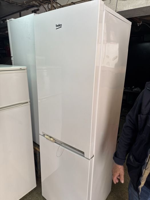 Vende-se 3 frigorificos como novos