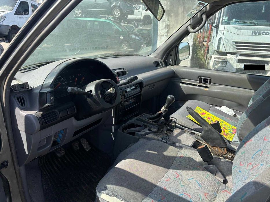 Peças Nissan Vanette Cargo 2.3 Gasoleo do ano 2000