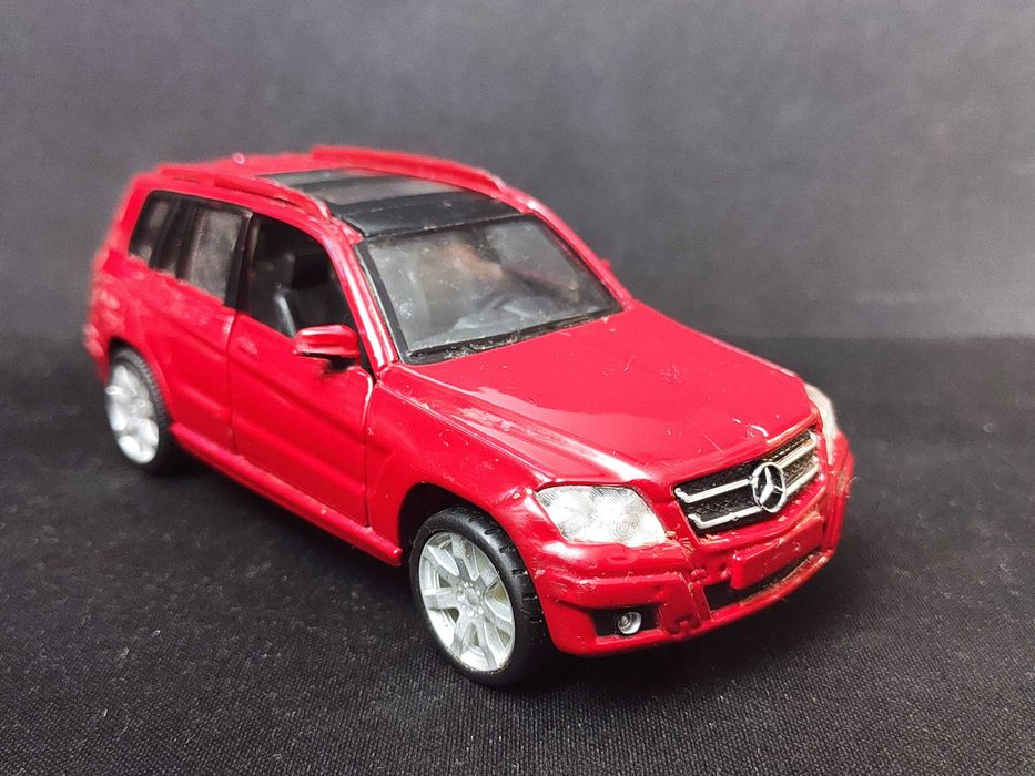 Модель Mercedes-Benz GLK-Class 1.32 Bburago