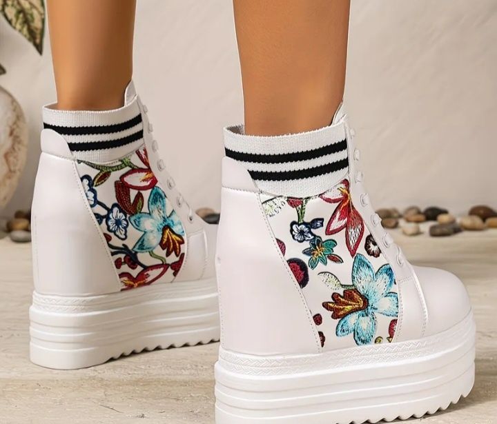 Ботинки ботильены на высокой платформе 39-39,5