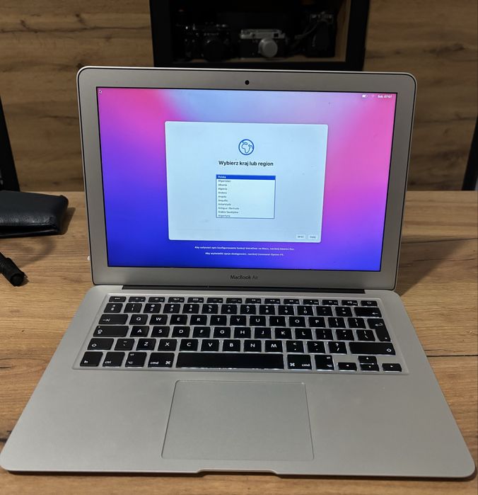 MacBook Air 13" (A1466) - ladowarka w zestawie