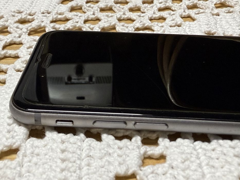 Apple iPhone 6 16GB Cinzento - Livre