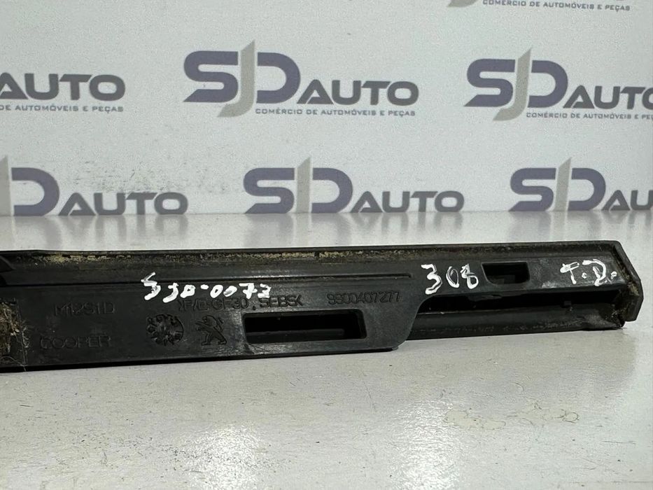 Friso Raspador Vidro Frente / Trás Direito - Peugeot 308 II SW