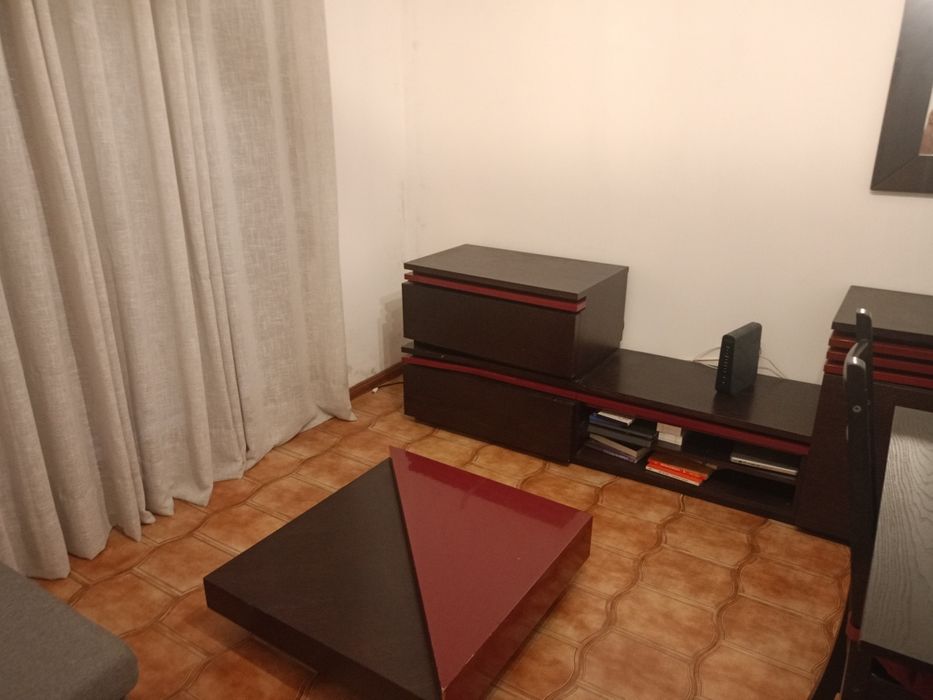 Mobília de Sala Completa – Linhas Modernas (Excelente Estado)
