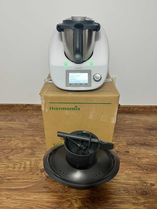 Robot Thermomix TM5 bardzo dobry stan ksiązki