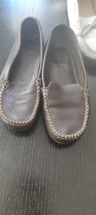 Mocassins em pele