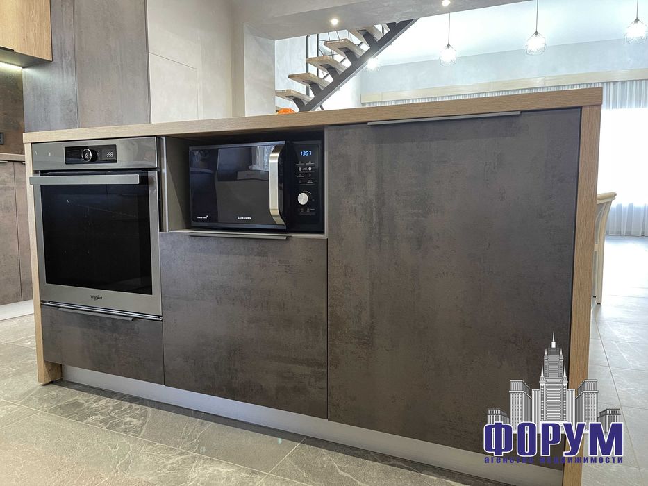 Продам новый дом 280 кв.м. Бородинский мкрн.183000  у.е.