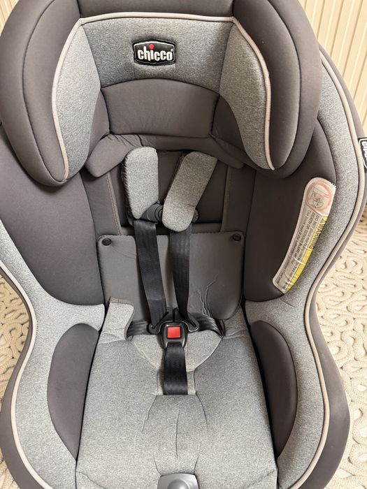 Дитяче автокрісло chicco