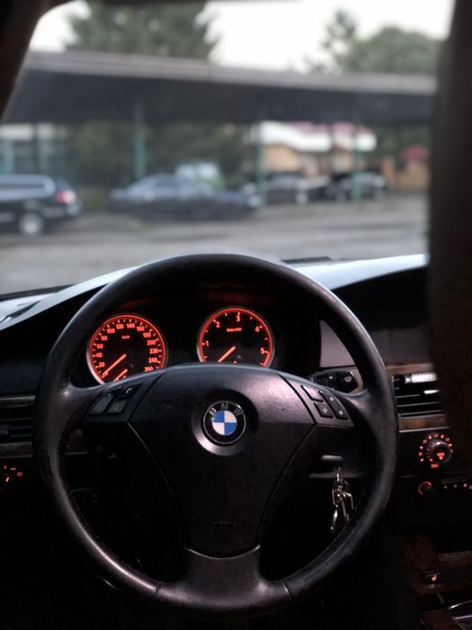 Продам BMW e60 525d.