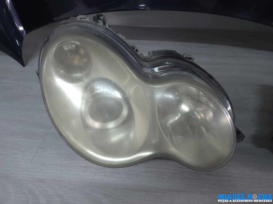 Frente completa com farois Xenon Mercedes Classe C W203