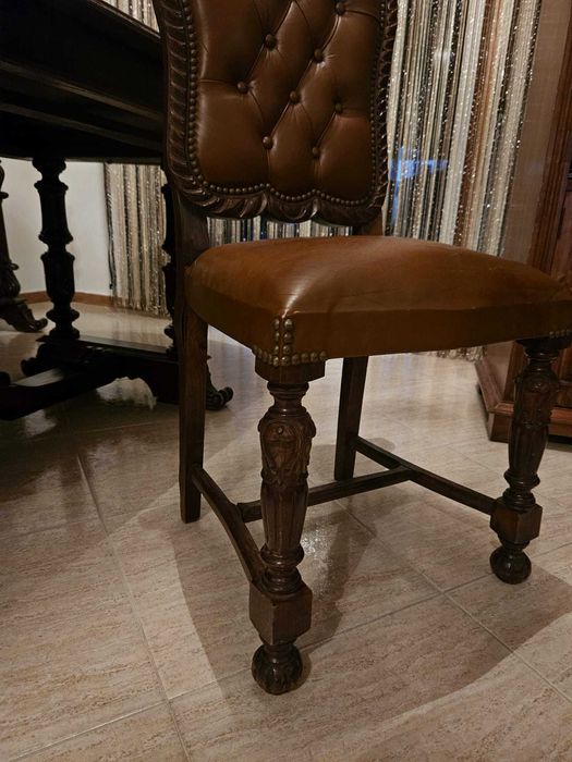 Mesa de jantar com 8 cadeiras