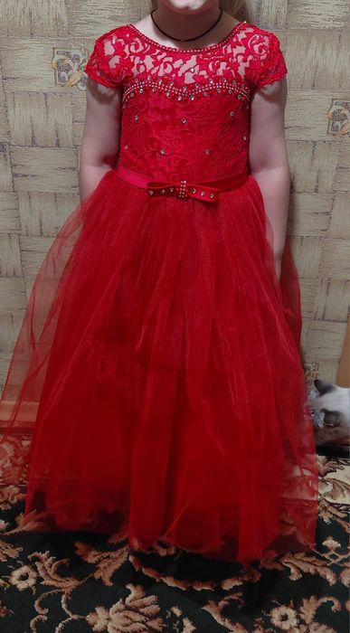 Продам випускну сукню в дуже гарному стані.