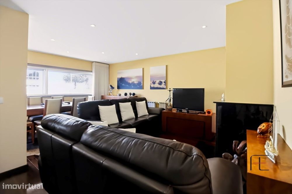 T3+1 com vivência de moradia, garagem fechada e terraço exclusivo de 8