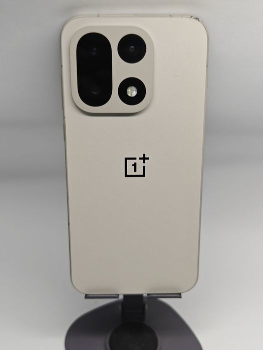 OnePlus 15 12/256,Global, обновляется