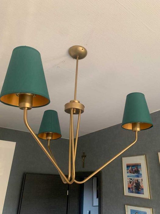 Złoty Żyrandol Victoria z trzema ramionami i abażurami jak Nowy