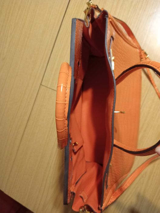 Mala de senhora laranja – como nova