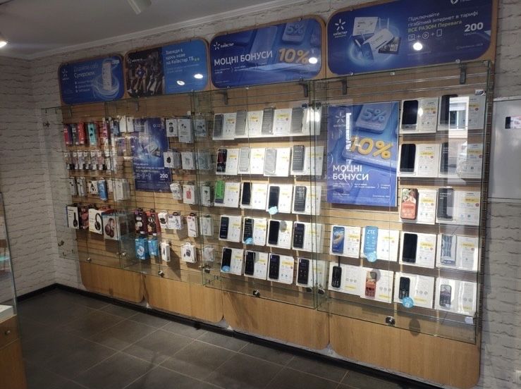 Продам готовий комплект меблів для магазину