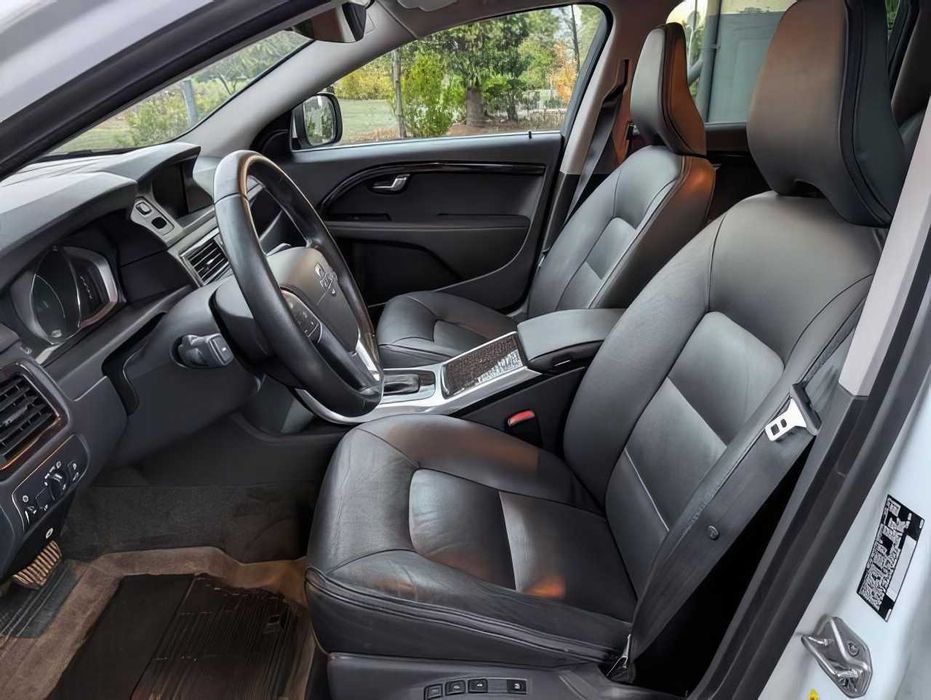 Volvo XC70      2016