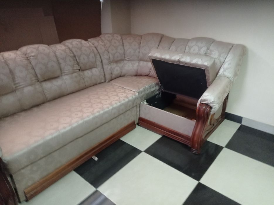 Диван кутовий розкладний в Ідеальному стані