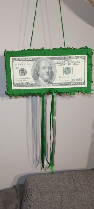 Piniata 100 dolarów banknot