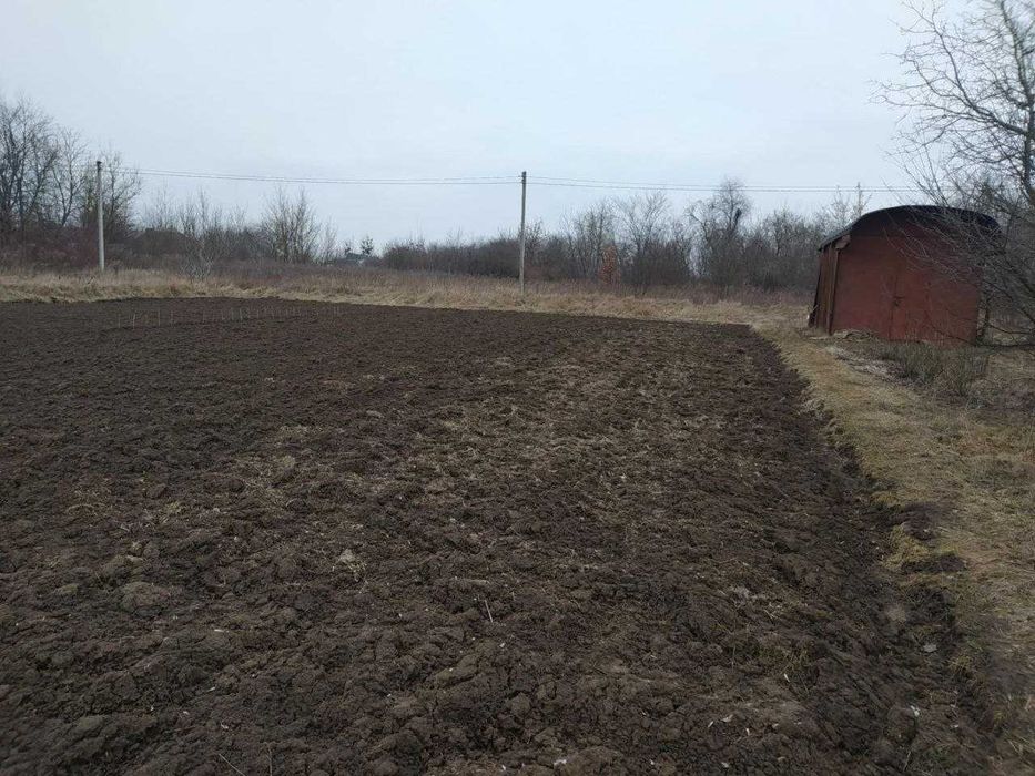 Продам приватизовану ділянку 10 соток в селі Городок