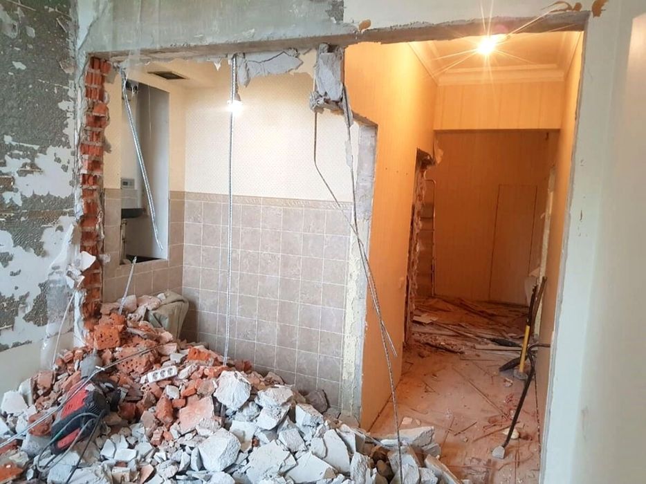 Недорогий демонтаж під ключ! Стін, стяжки, підлоги, вивіз сміття та хламу.