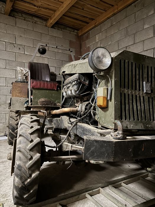 Продам трактор хаб