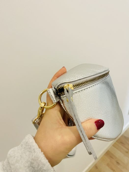 Bolsa prateada em pele NOVA